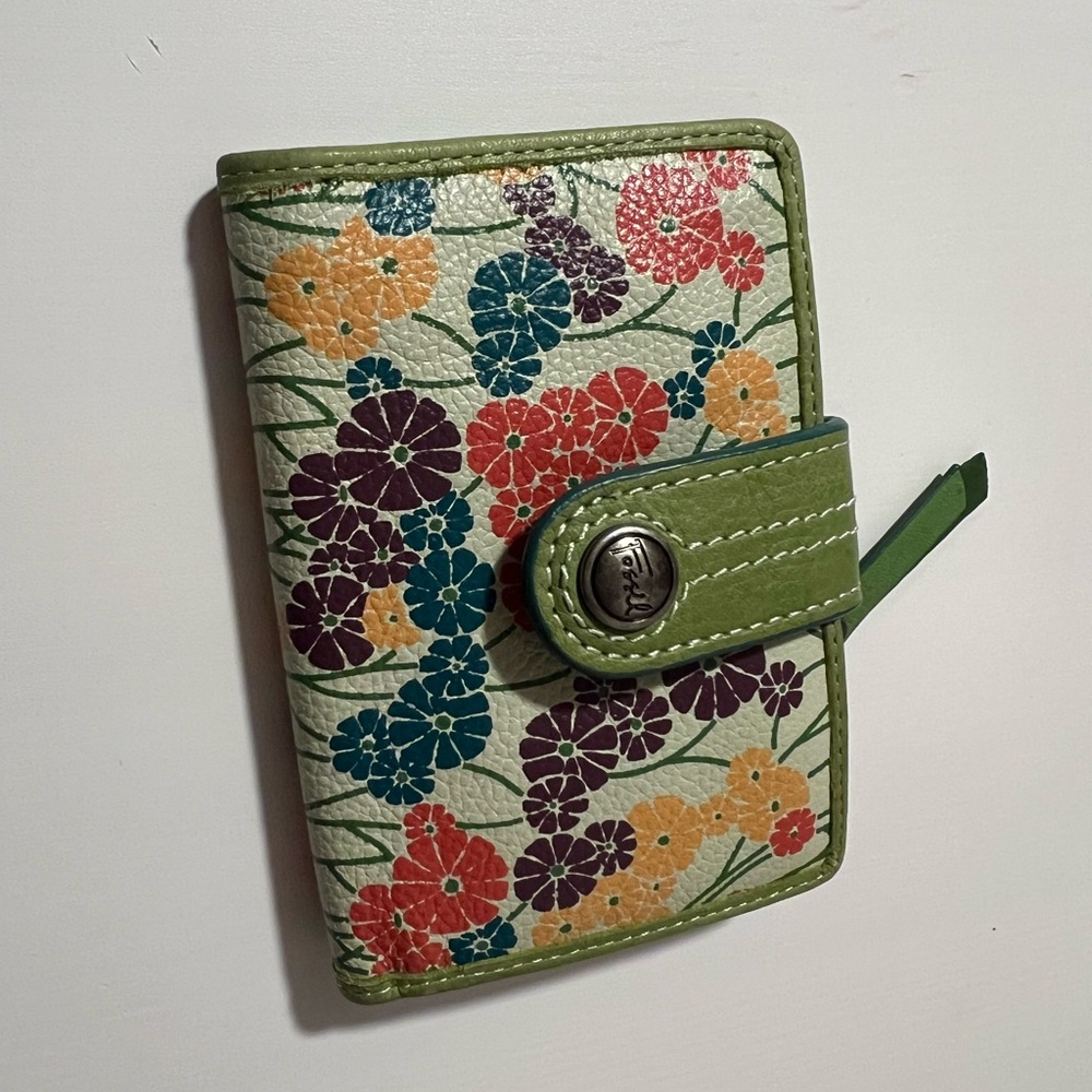Fossil Cream Floral Canvas Pouch with Green Trim & matching wallet!